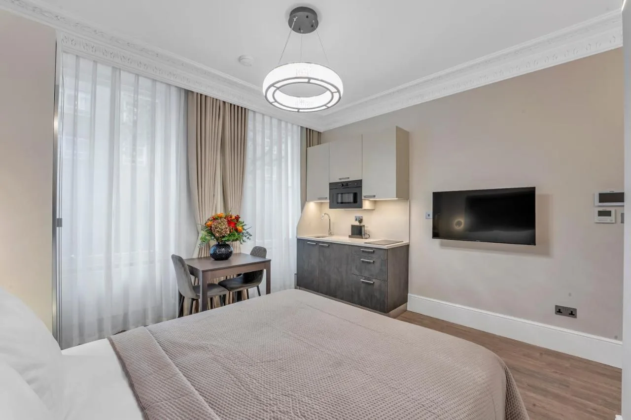 Deluxe Studio Suite